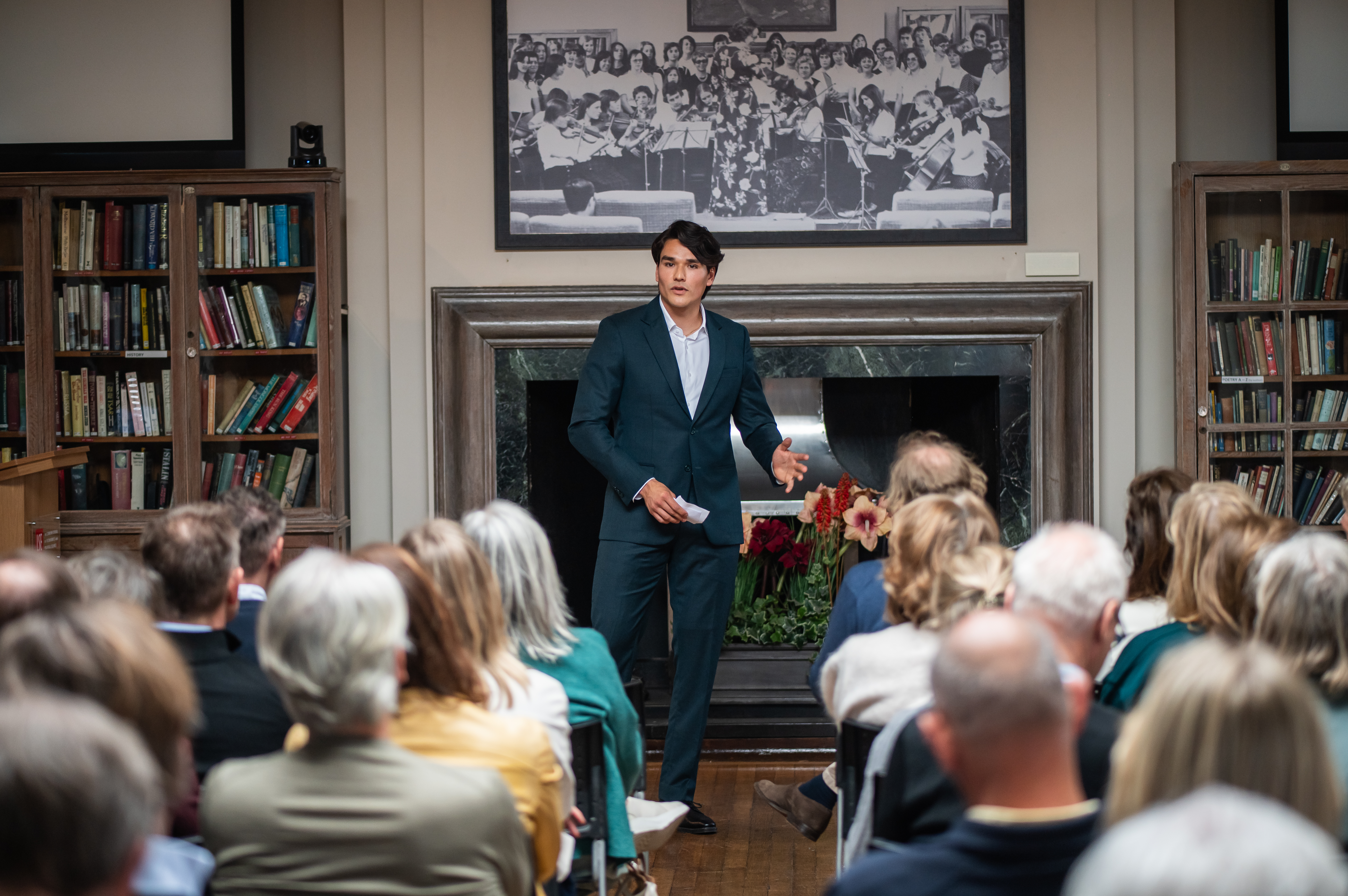 Sven van Holten Charria presenting